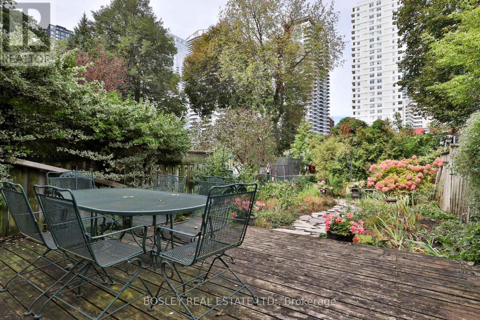 128 Hillsdale Avenue E Property Photo 45