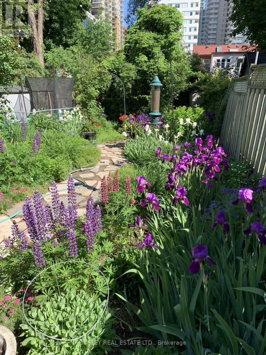 128 Hillsdale Avenue E Property Photo 46