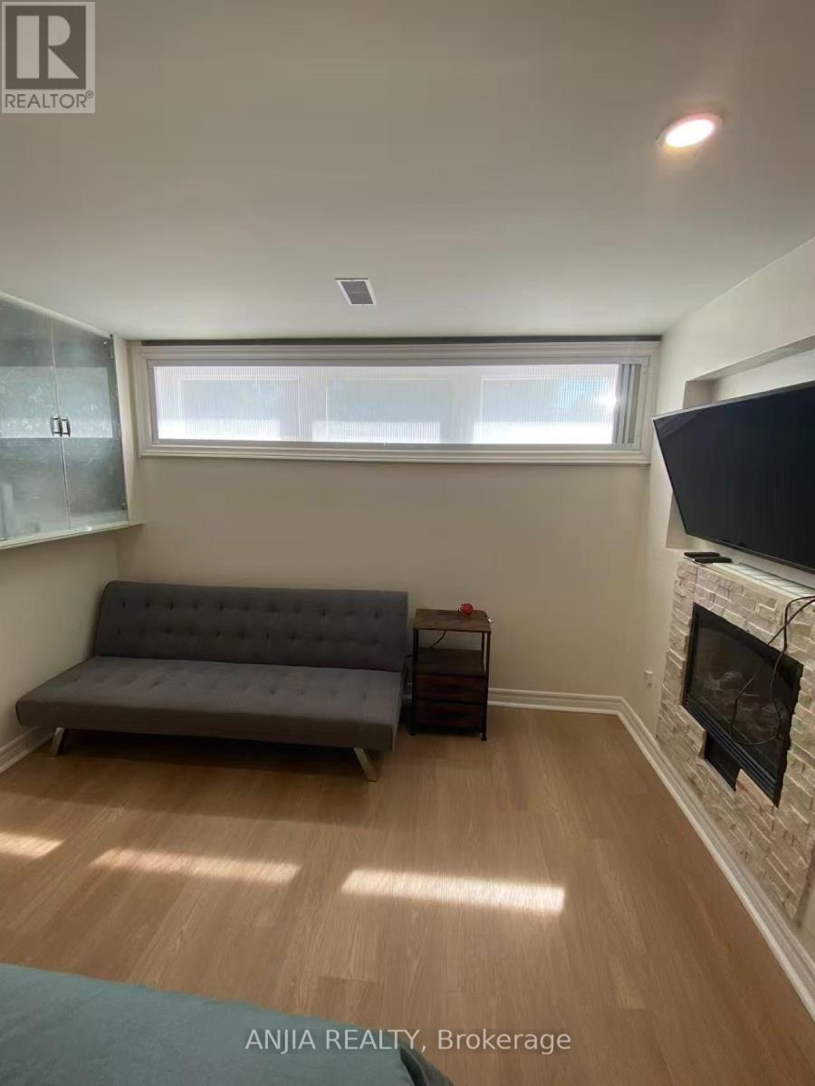 86 Santa Barbara Road Property Photo 2