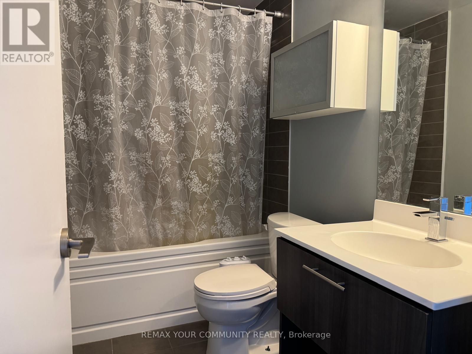827 - 120 Dallimore Circle Property Photo 11