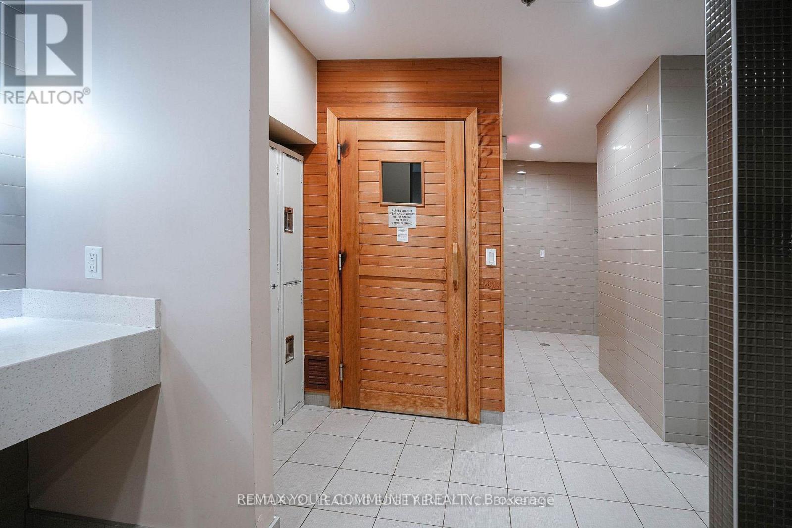 827 - 120 Dallimore Circle Property Photo 19