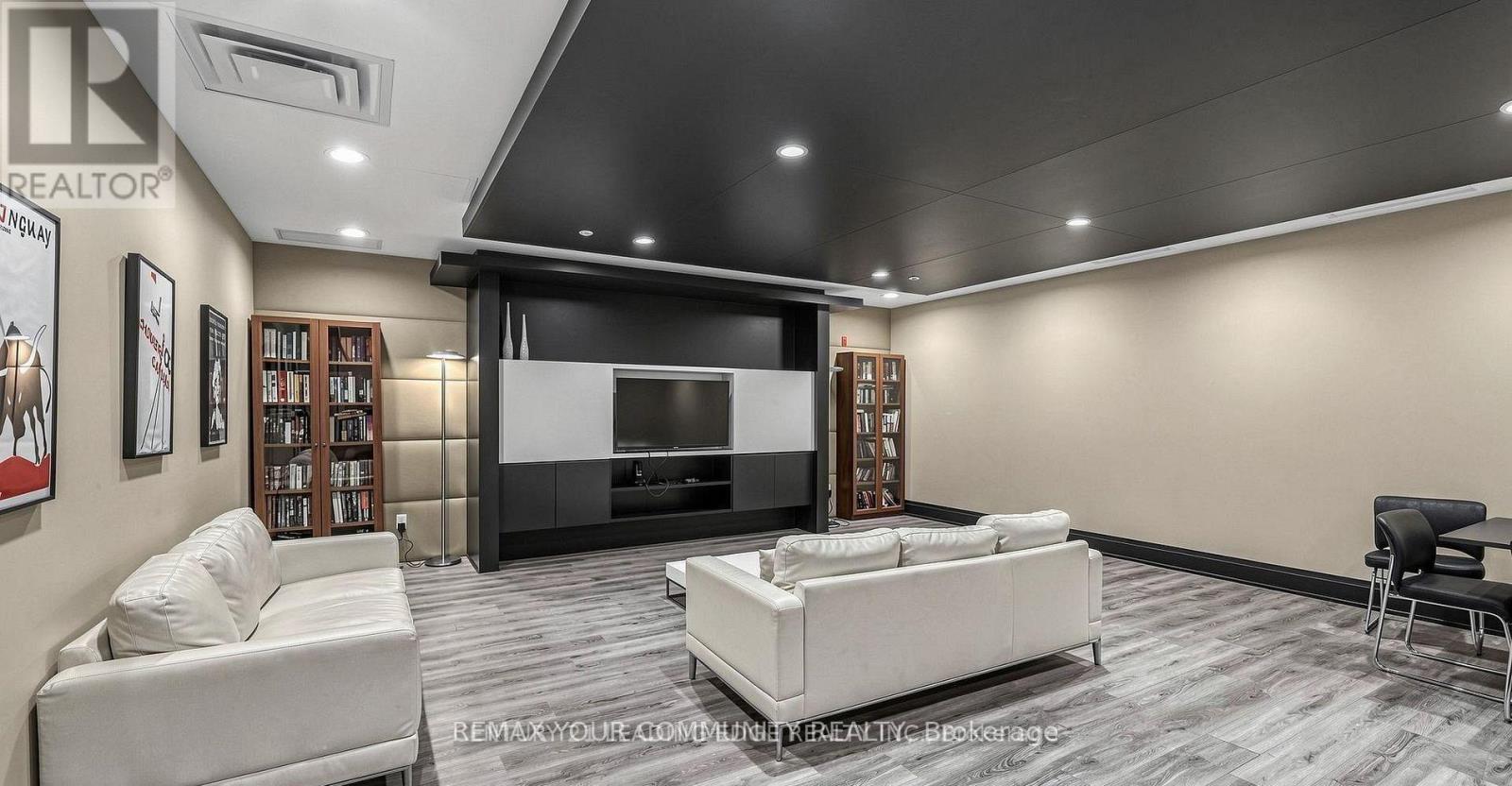 827 - 120 Dallimore Circle Property Photo 21