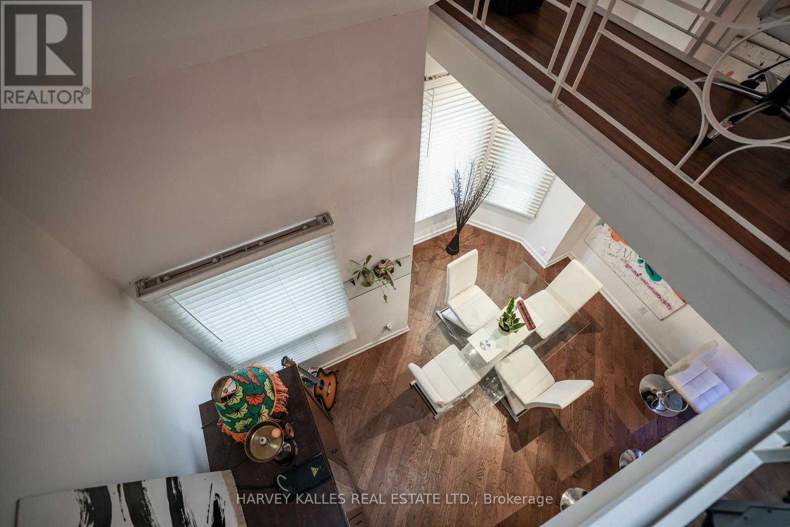 530 Richmond Street W Property Photo 14