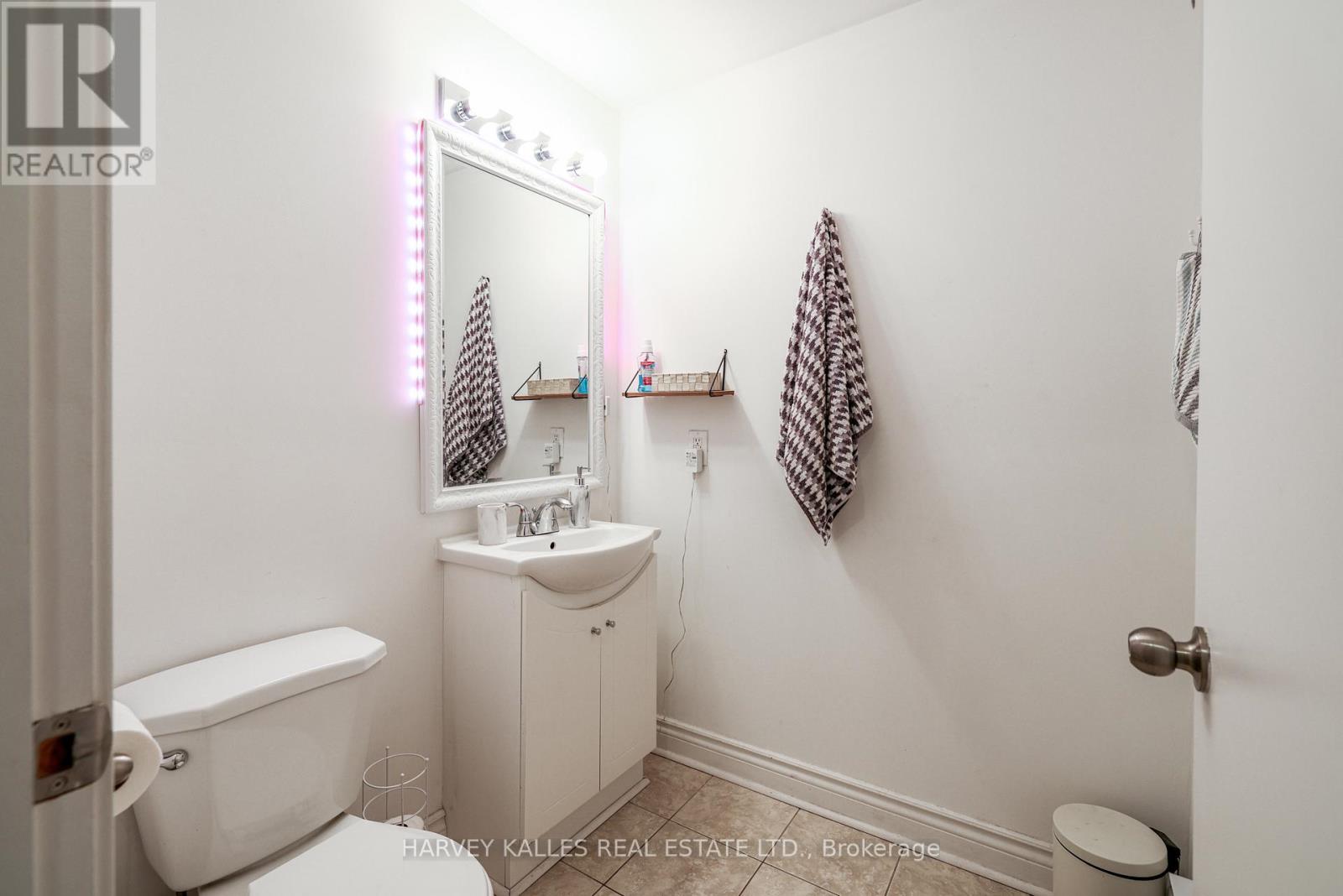 530 Richmond Street W Property Photo 16