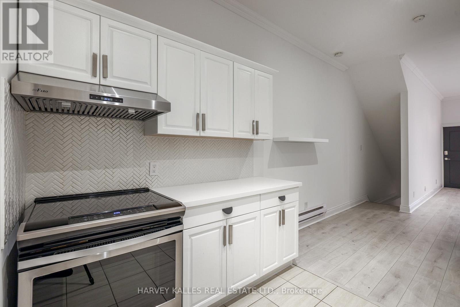 530 Richmond Street W Property Photo 24