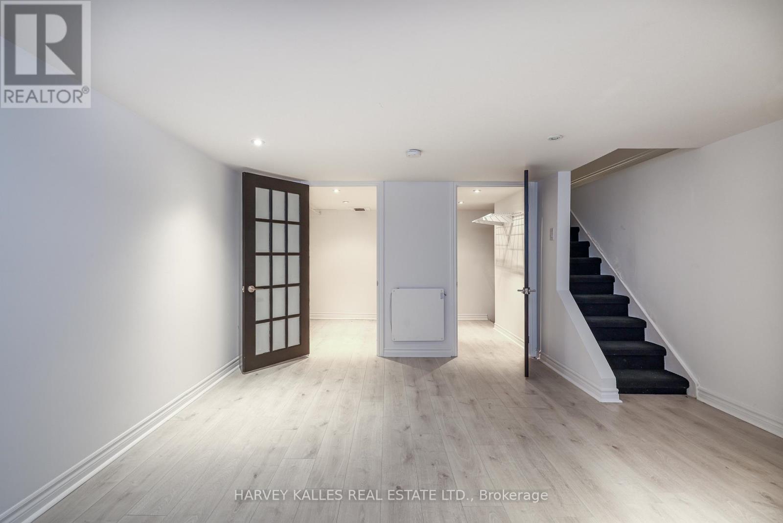 530 Richmond Street W Property Photo 28