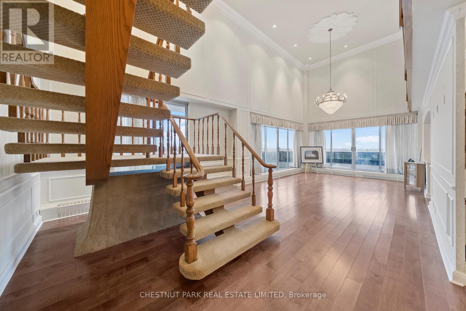 Ph 1 - 2600 Bathurst Street Property Photo 6