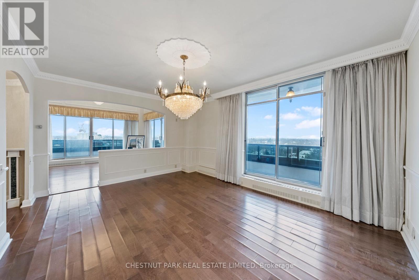 Ph 1 - 2600 Bathurst Street Property Photo 10