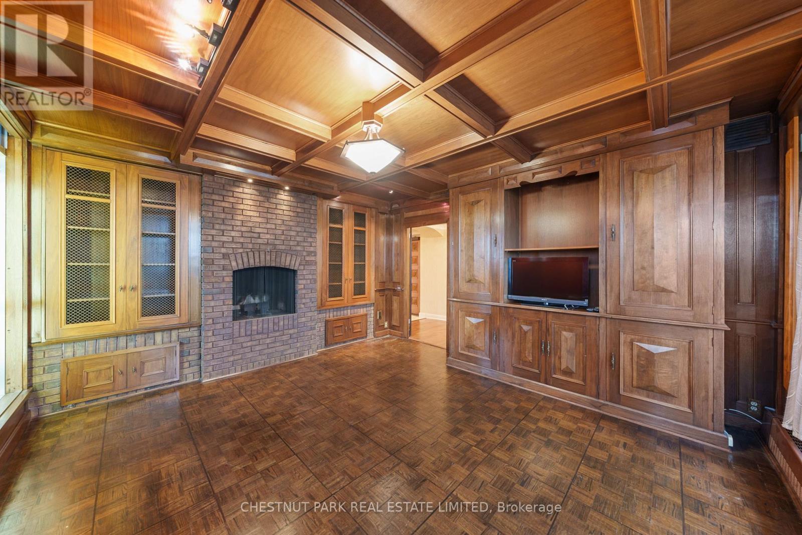 Ph 1 - 2600 Bathurst Street Property Photo 29