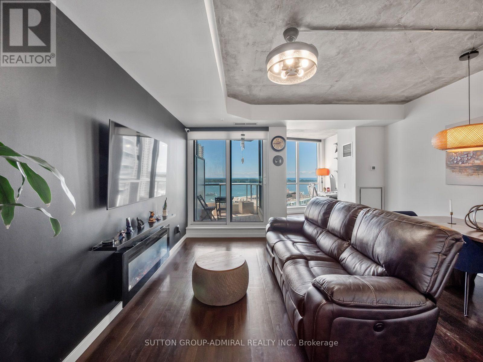 2103 - 218 Queens Quay Boulevard W Property Photo 5
