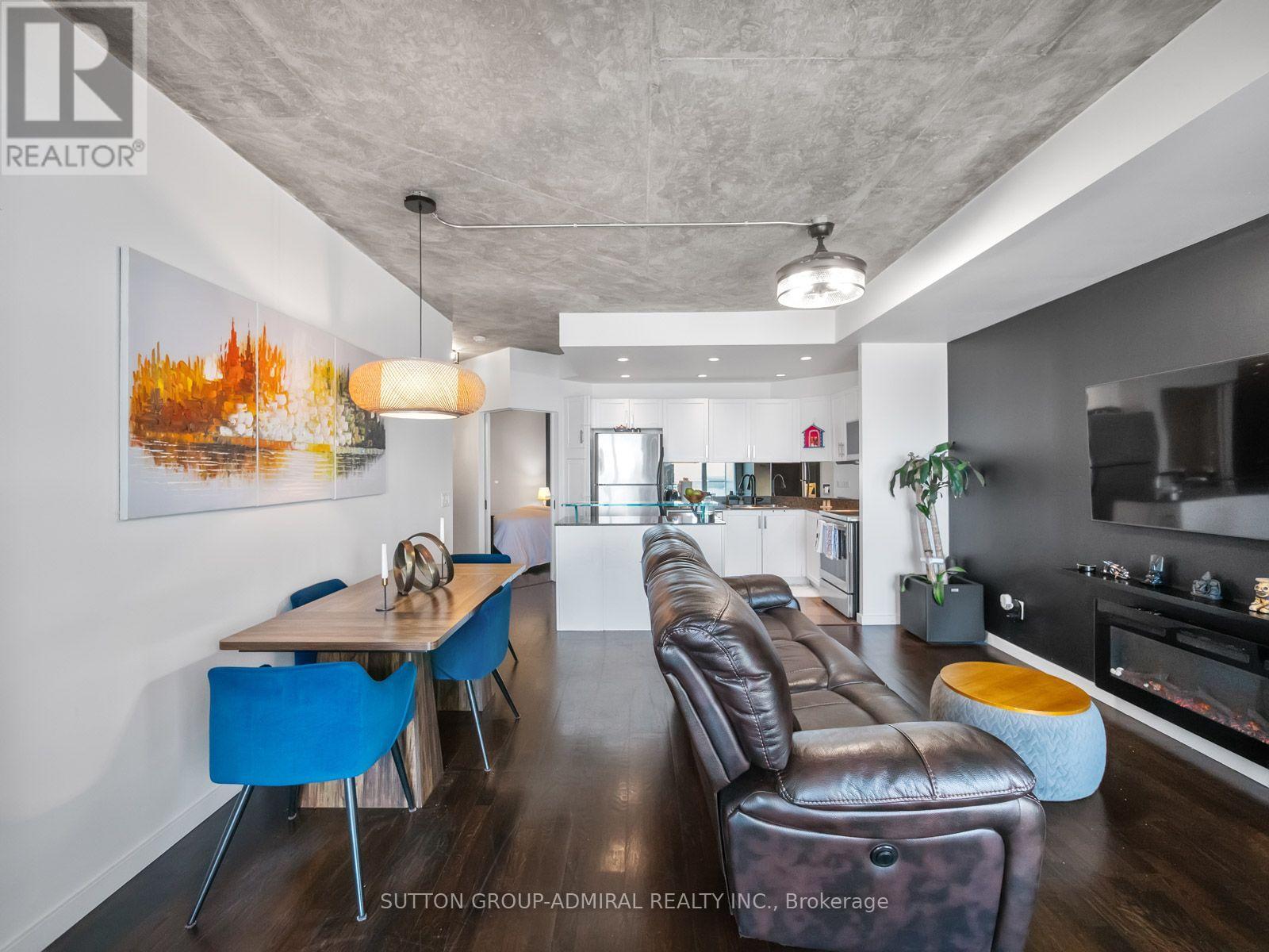 2103 - 218 Queens Quay Boulevard W Property Photo 9