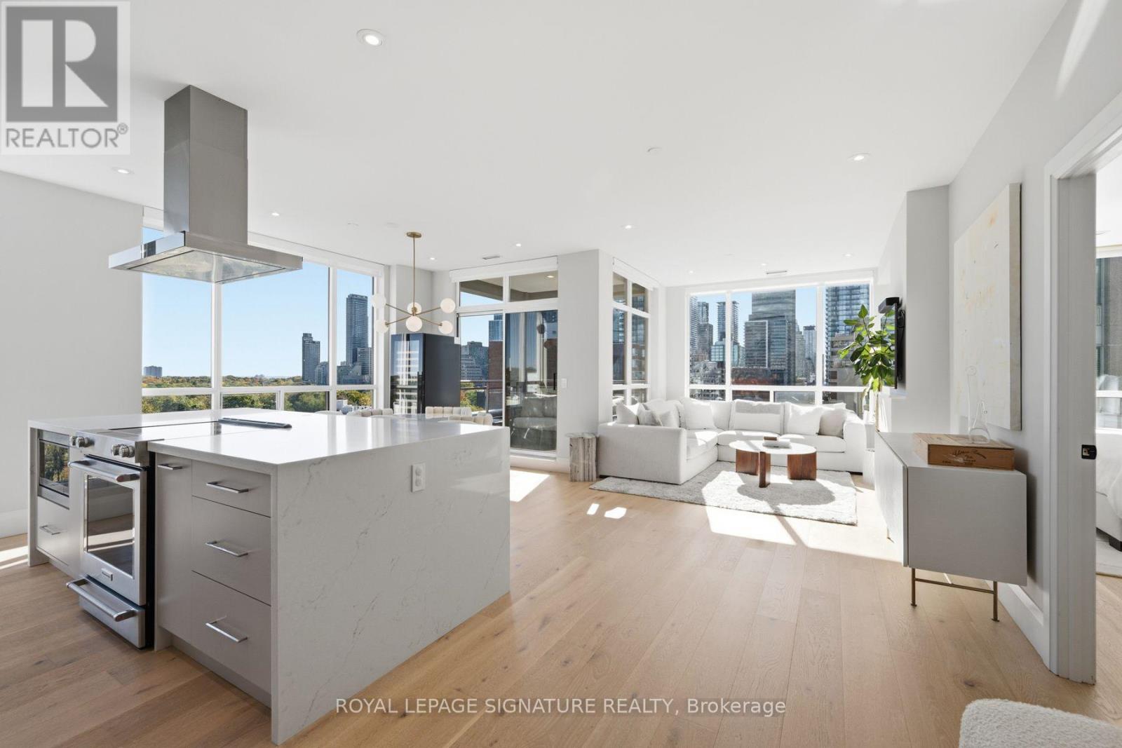 1002 - 980 Yonge Street Property Photo 1