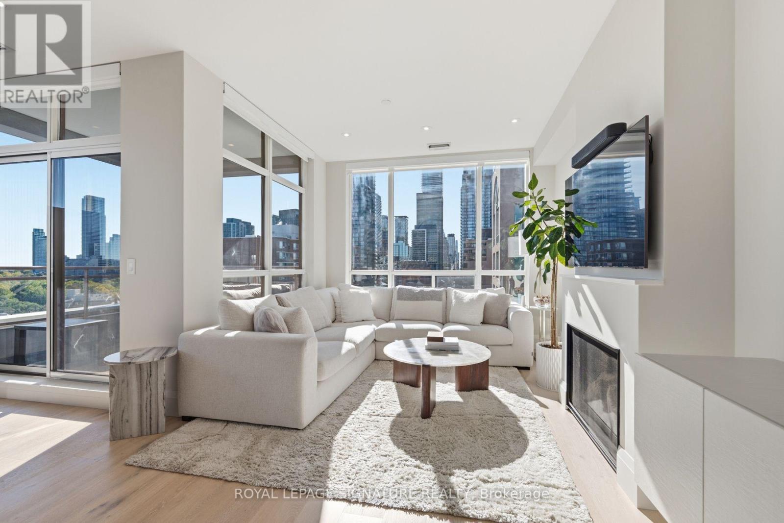 1002 - 980 Yonge Street Property Photo 4