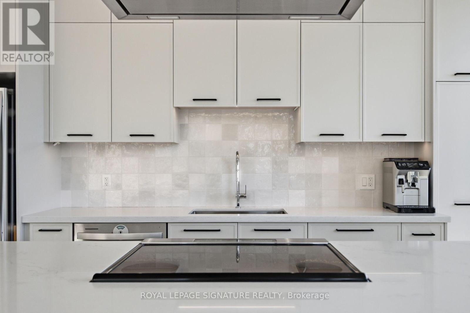 1002 - 980 Yonge Street Property Photo 18