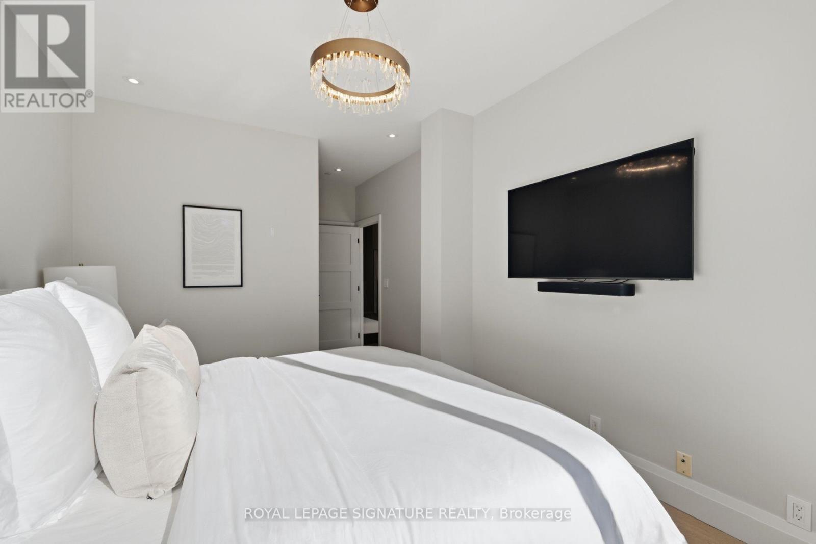 1002 - 980 Yonge Street Property Photo 21