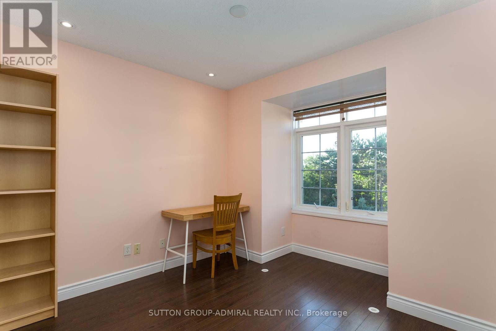 1 - 285 Antibes Drive N Property Photo 14