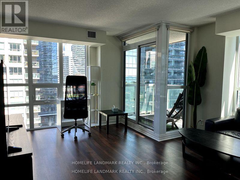 1706 - 19 Grand Trunk Crescent Property Photo 3
