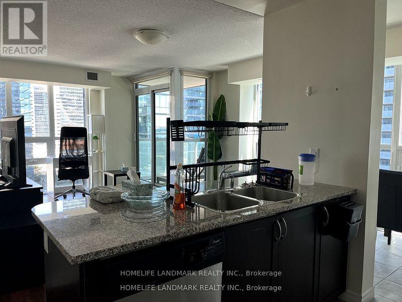 1706 - 19 Grand Trunk Crescent Property Photo 7