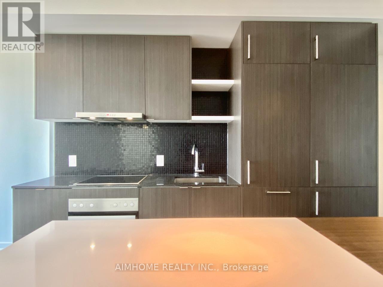 6705 - 100 Harbour Street Property Photo 2