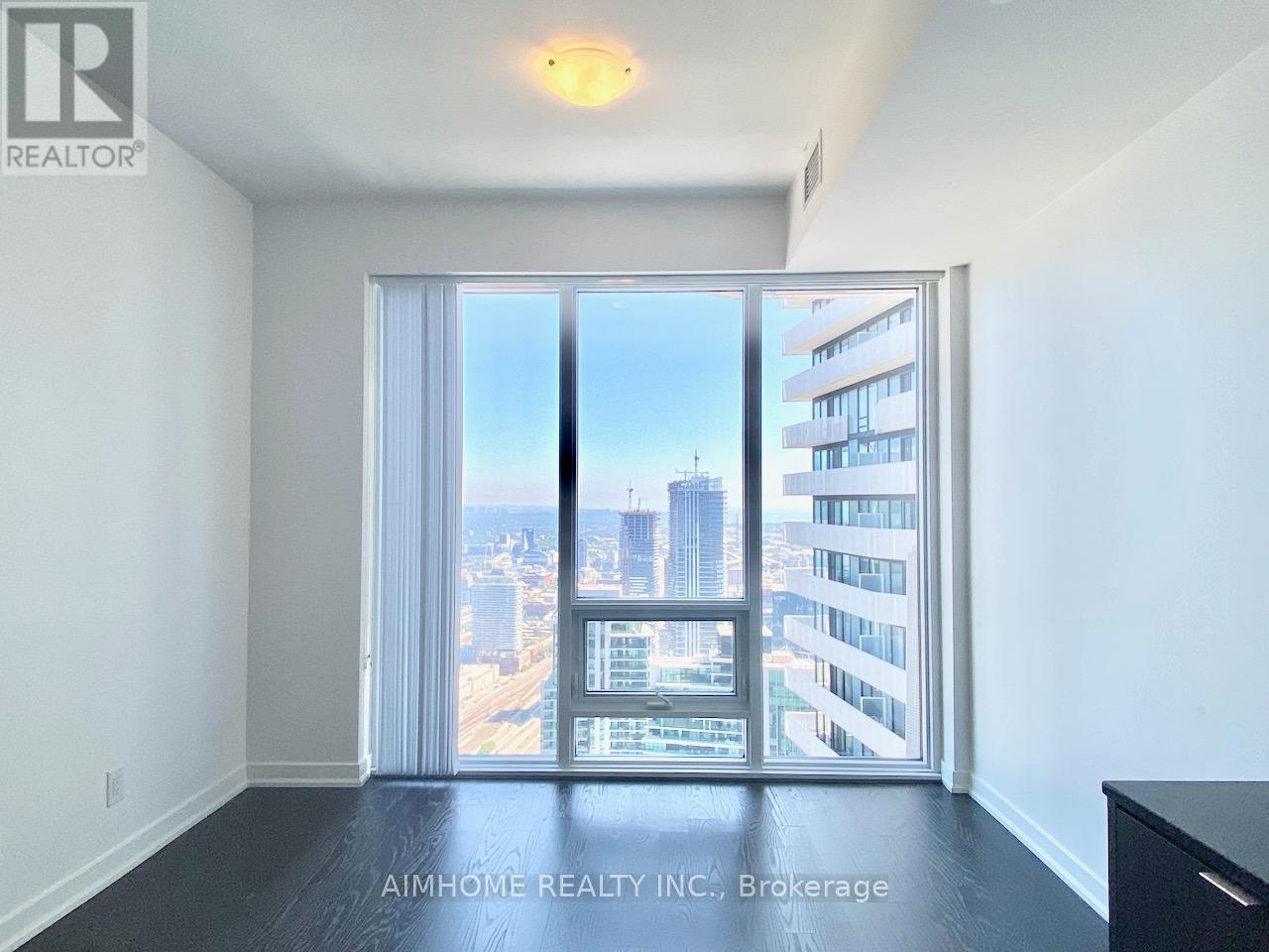 6705 - 100 Harbour Street Property Photo 6