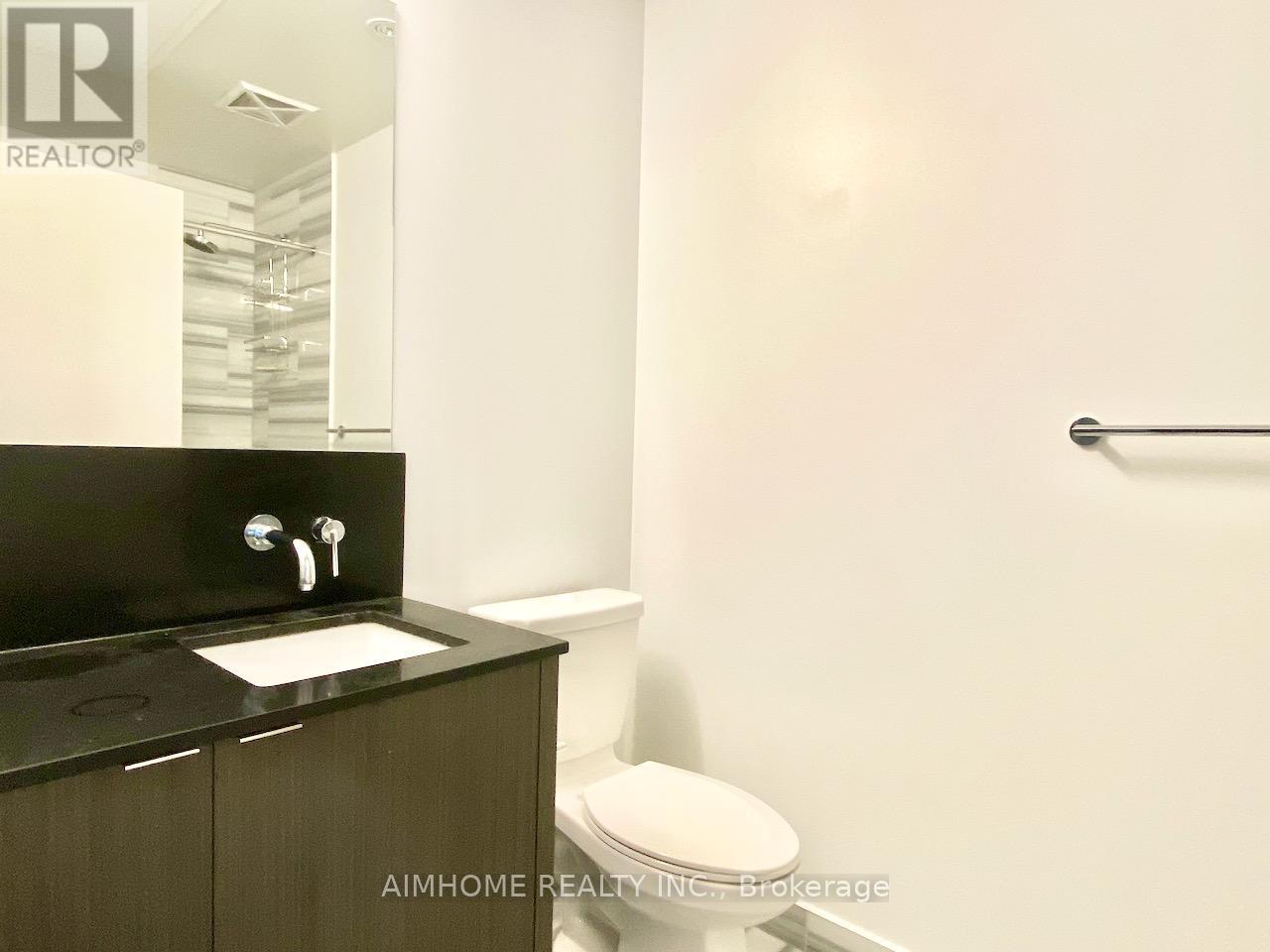 6705 - 100 Harbour Street Property Photo 9