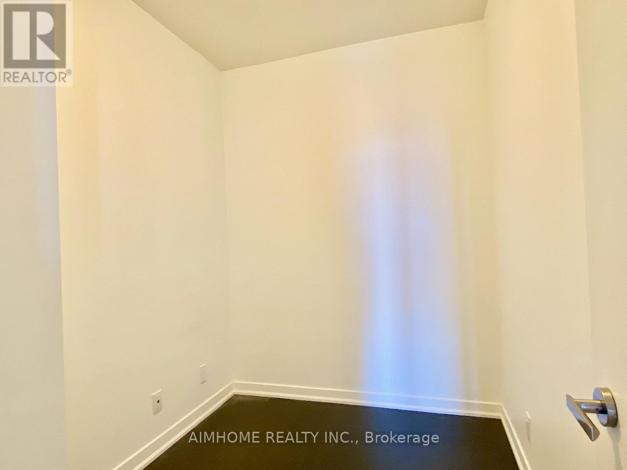 6705 - 100 Harbour Street Property Photo 10