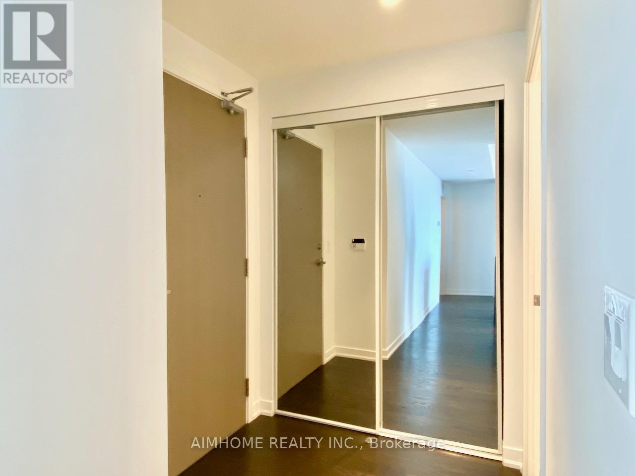 6705 - 100 Harbour Street Property Photo 11
