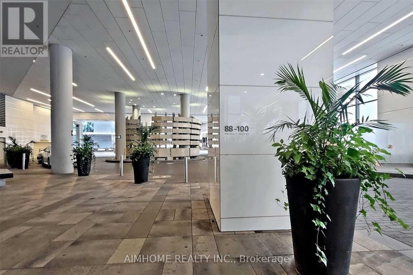 6705 - 100 Harbour Street Property Photo 14