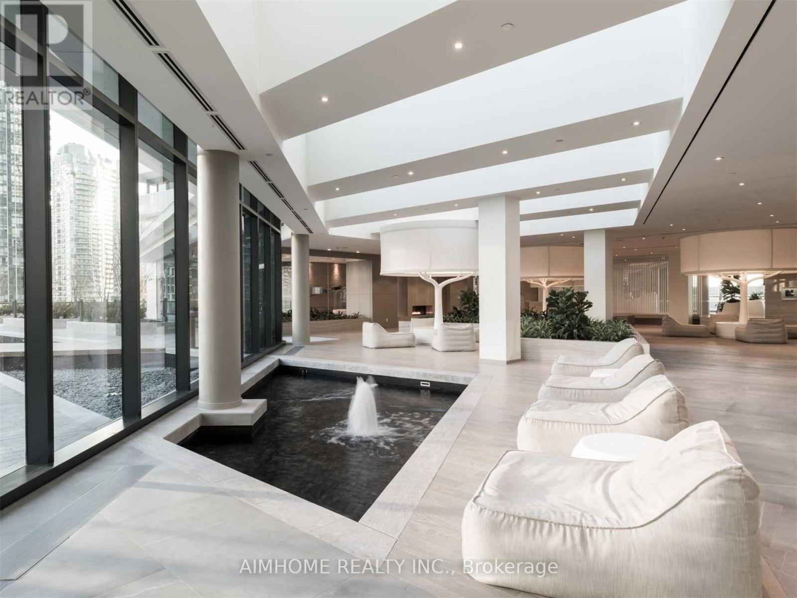 6705 - 100 Harbour Street Property Photo 18