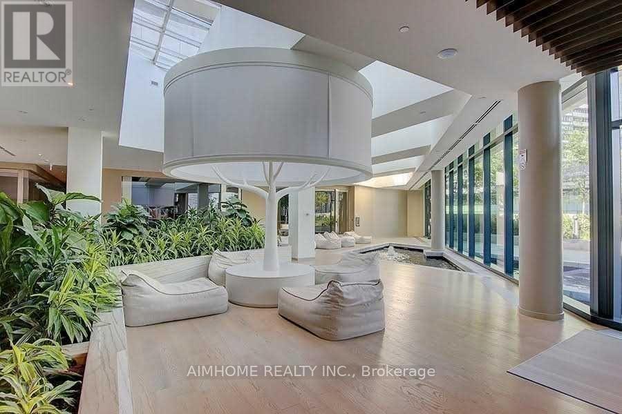 6705 - 100 Harbour Street Property Photo 19