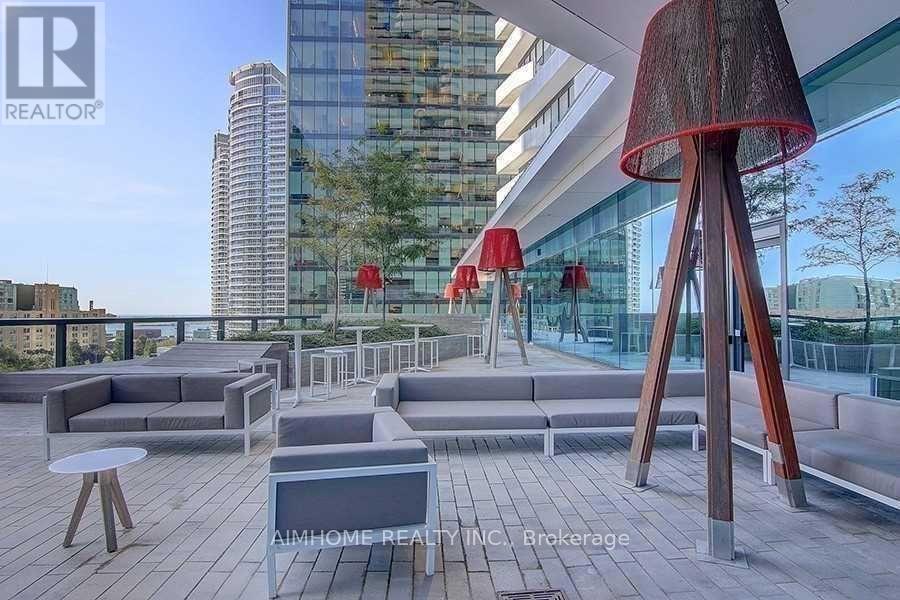 6705 - 100 Harbour Street Property Photo 20