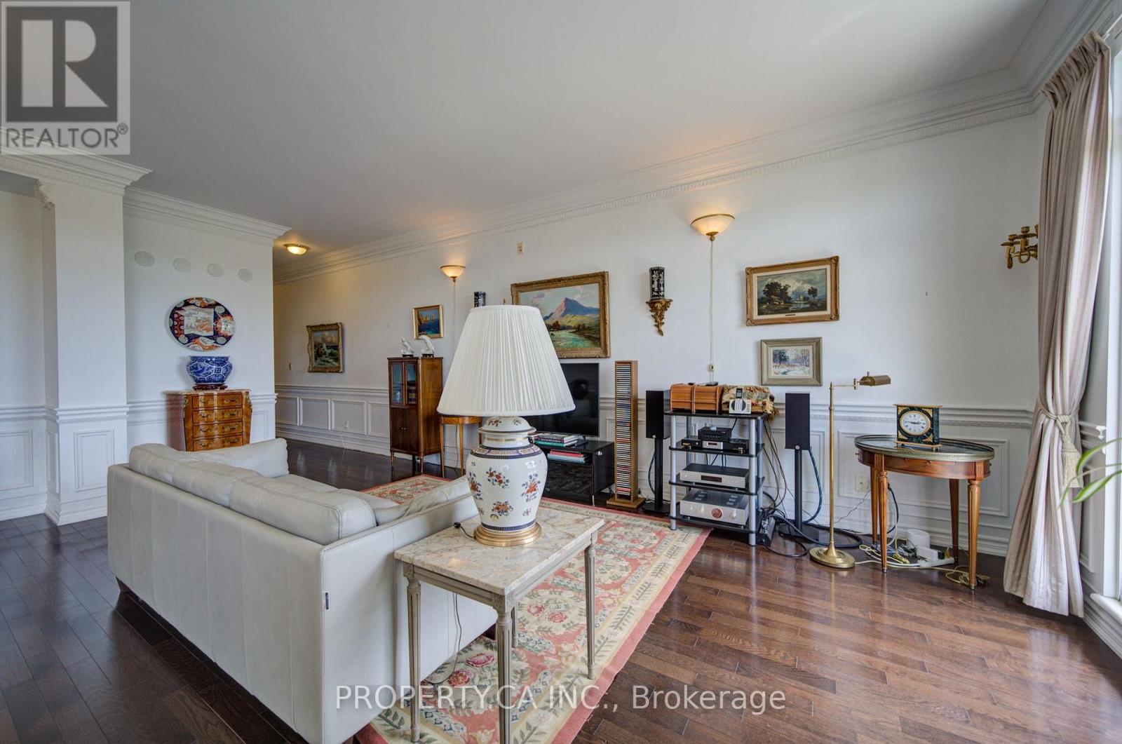 609 - 4200 Bathurst Street Property Photo 7