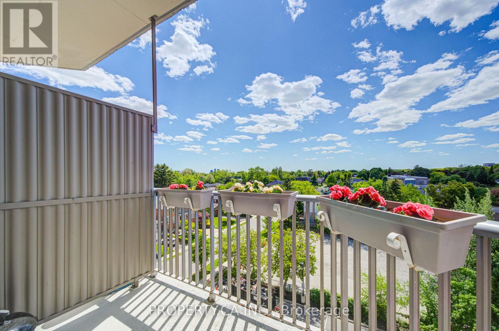 609 - 4200 Bathurst Street Property Photo 27