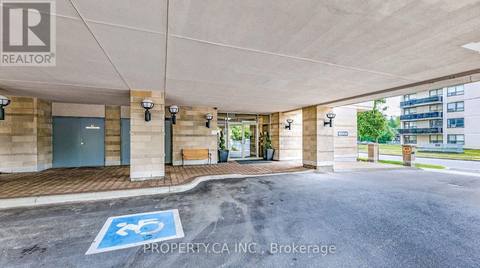 609 - 4200 Bathurst Street Property Photo 31