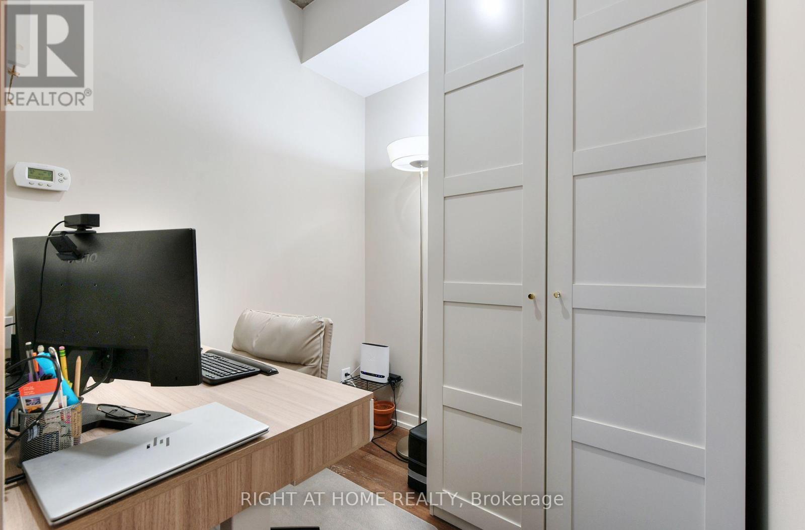 422 - 95 Bathurst Street Property Photo 19