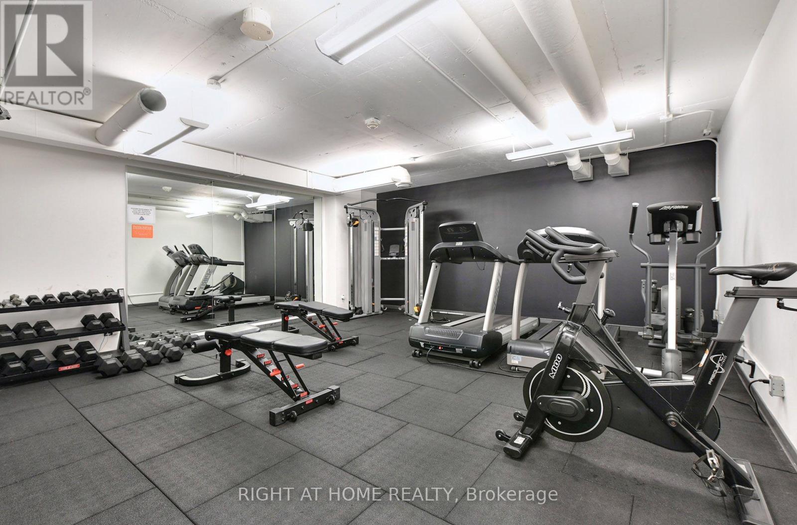 422 - 95 Bathurst Street Property Photo 25