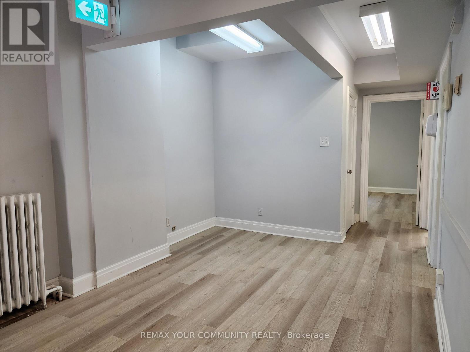 Upper - 1018 Eglinton Avenue Property Photo 5