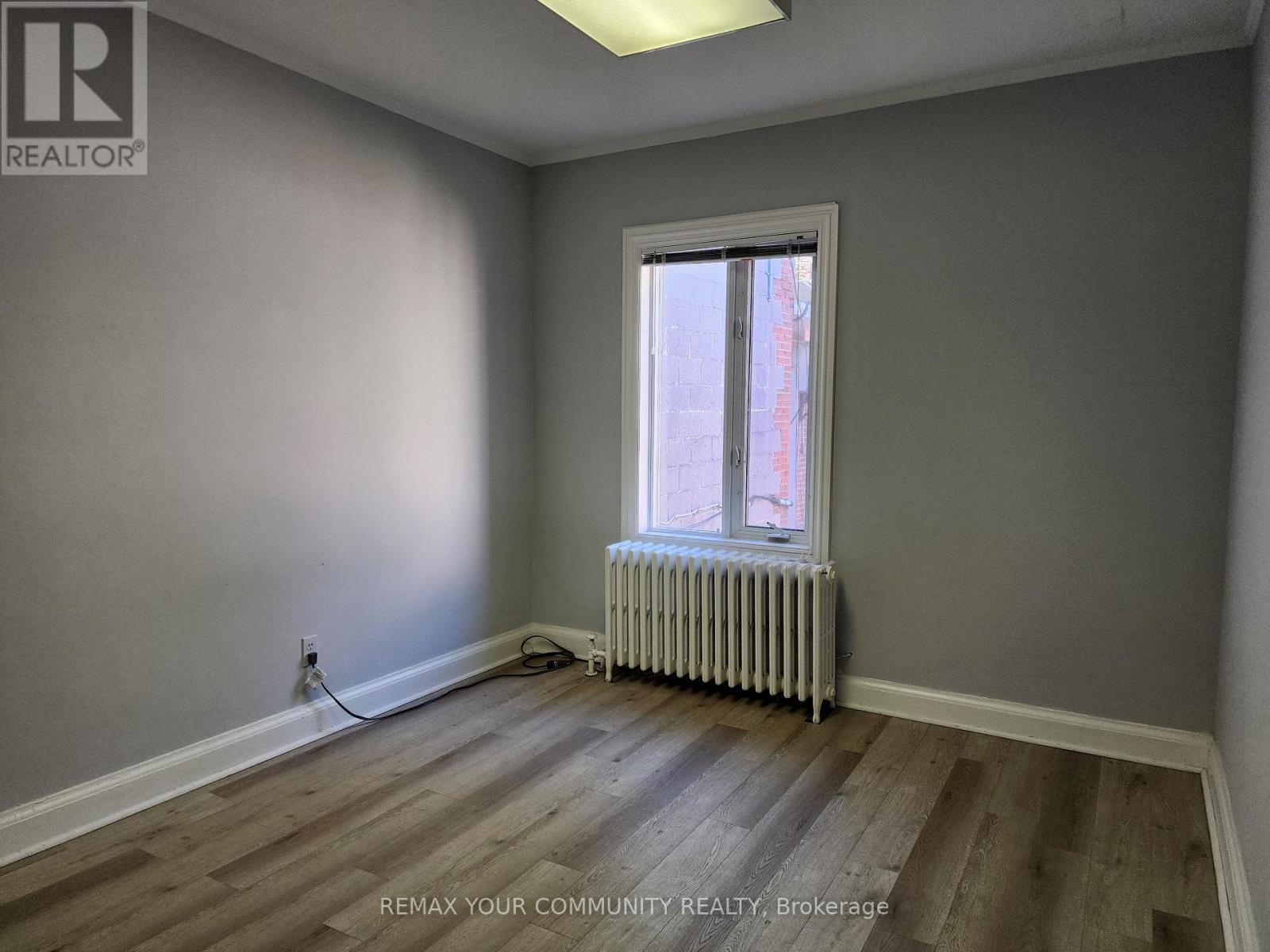 Upper - 1018 Eglinton Avenue Property Photo 8