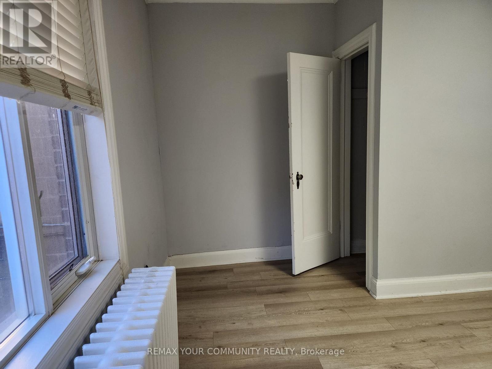 Upper - 1018 Eglinton Avenue Property Photo 10