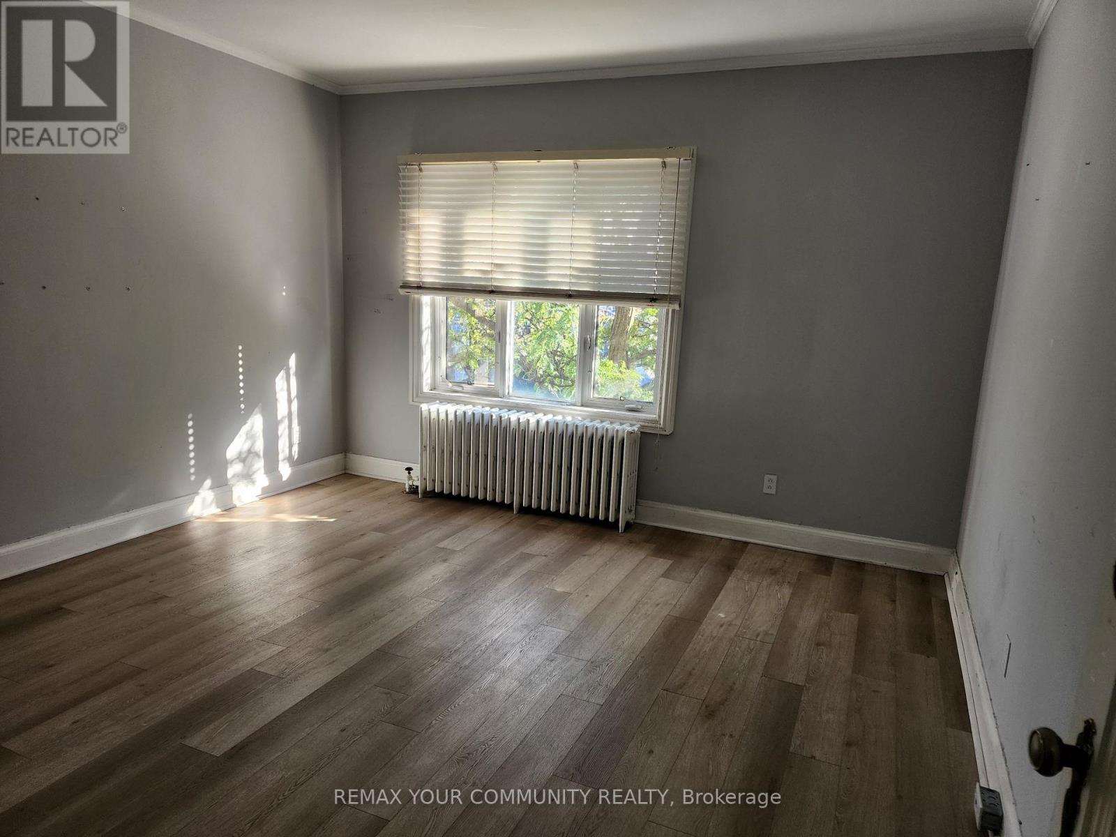 Upper - 1018 Eglinton Avenue Property Photo 15