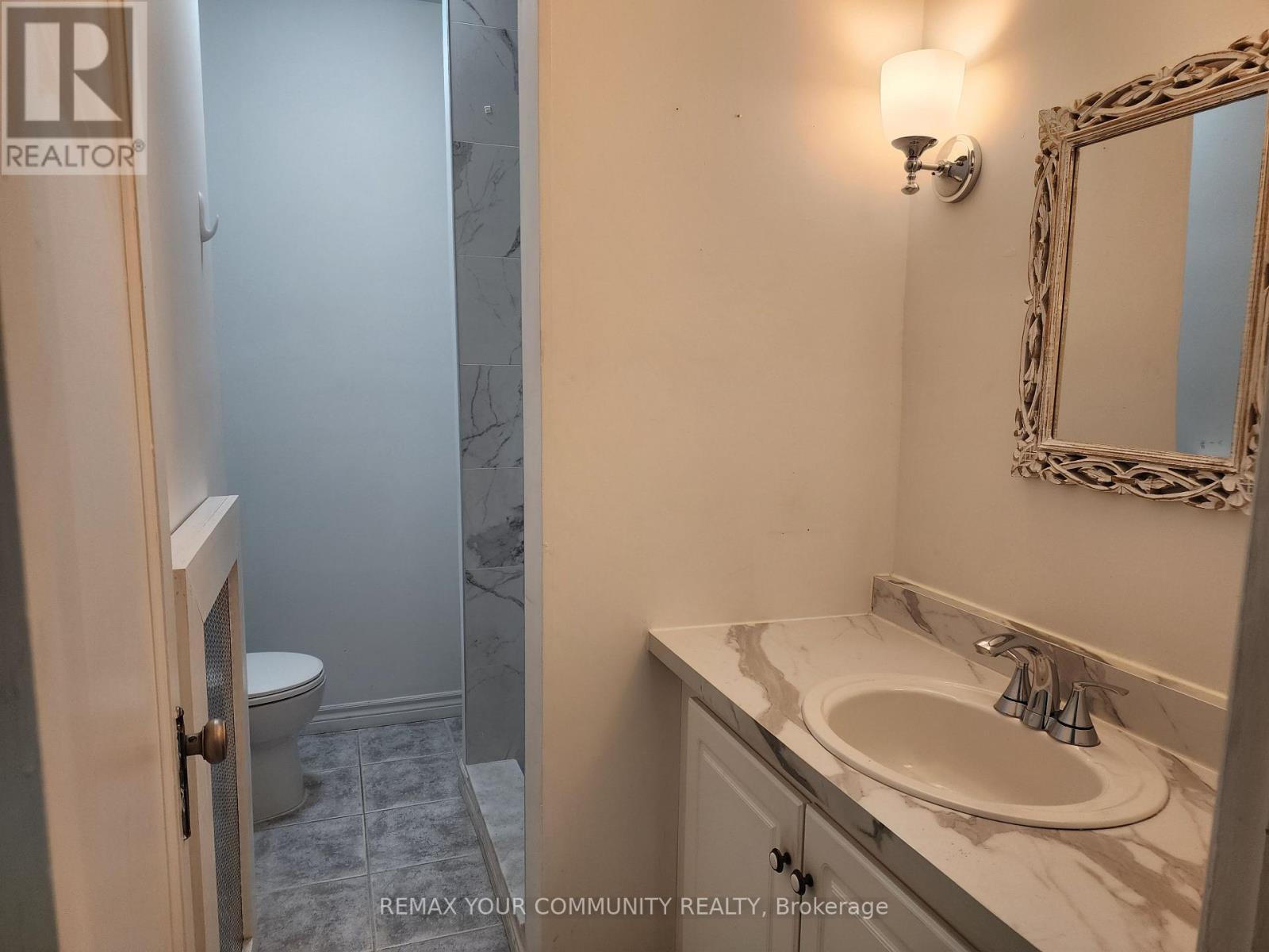 Upper - 1018 Eglinton Avenue Property Photo 16