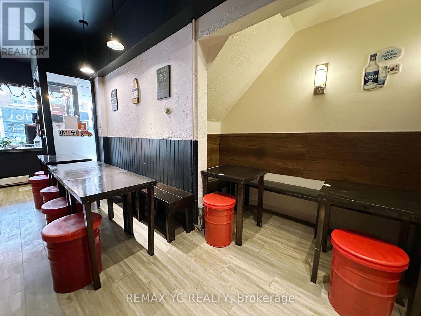 599 Bloor Street W Property Photo 5