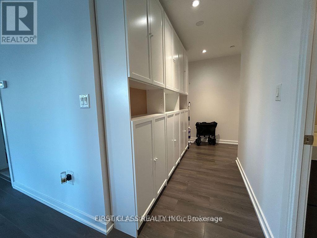 307 - 62 Forest Manor Road Property Photo 6