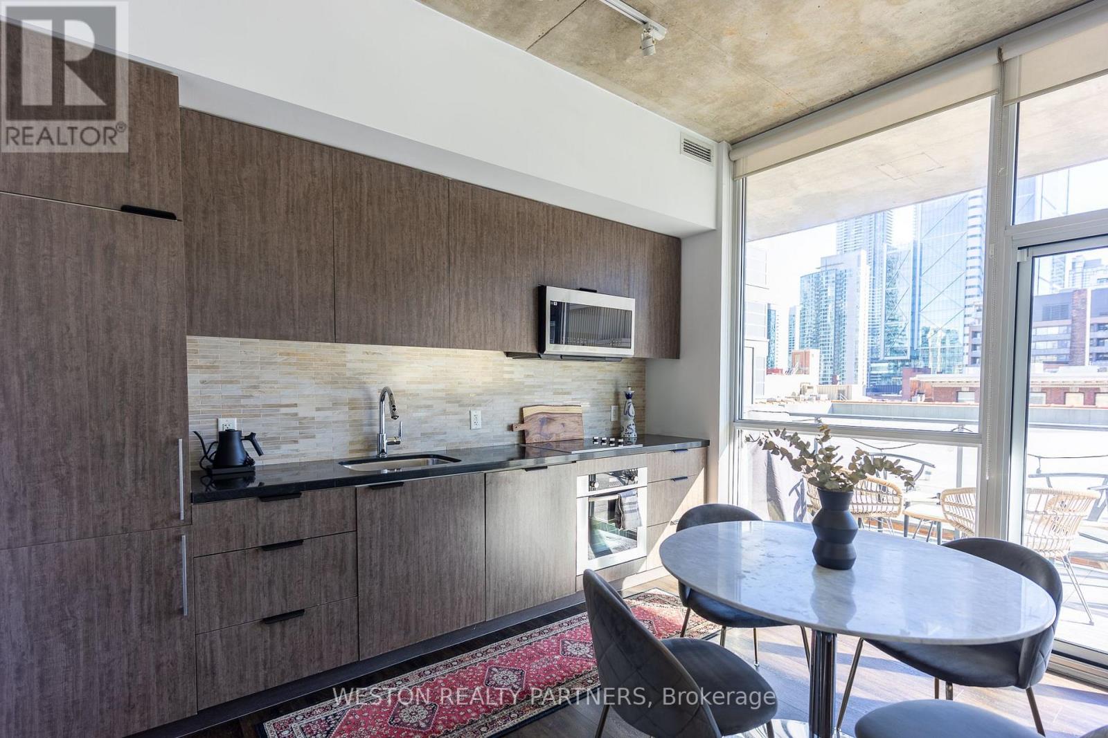 514 - 478 King Street W Property Photo 1