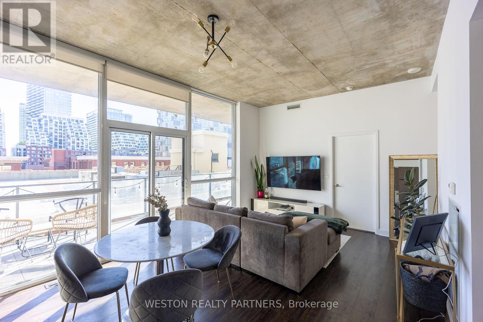 514 - 478 King Street W Property Photo 11