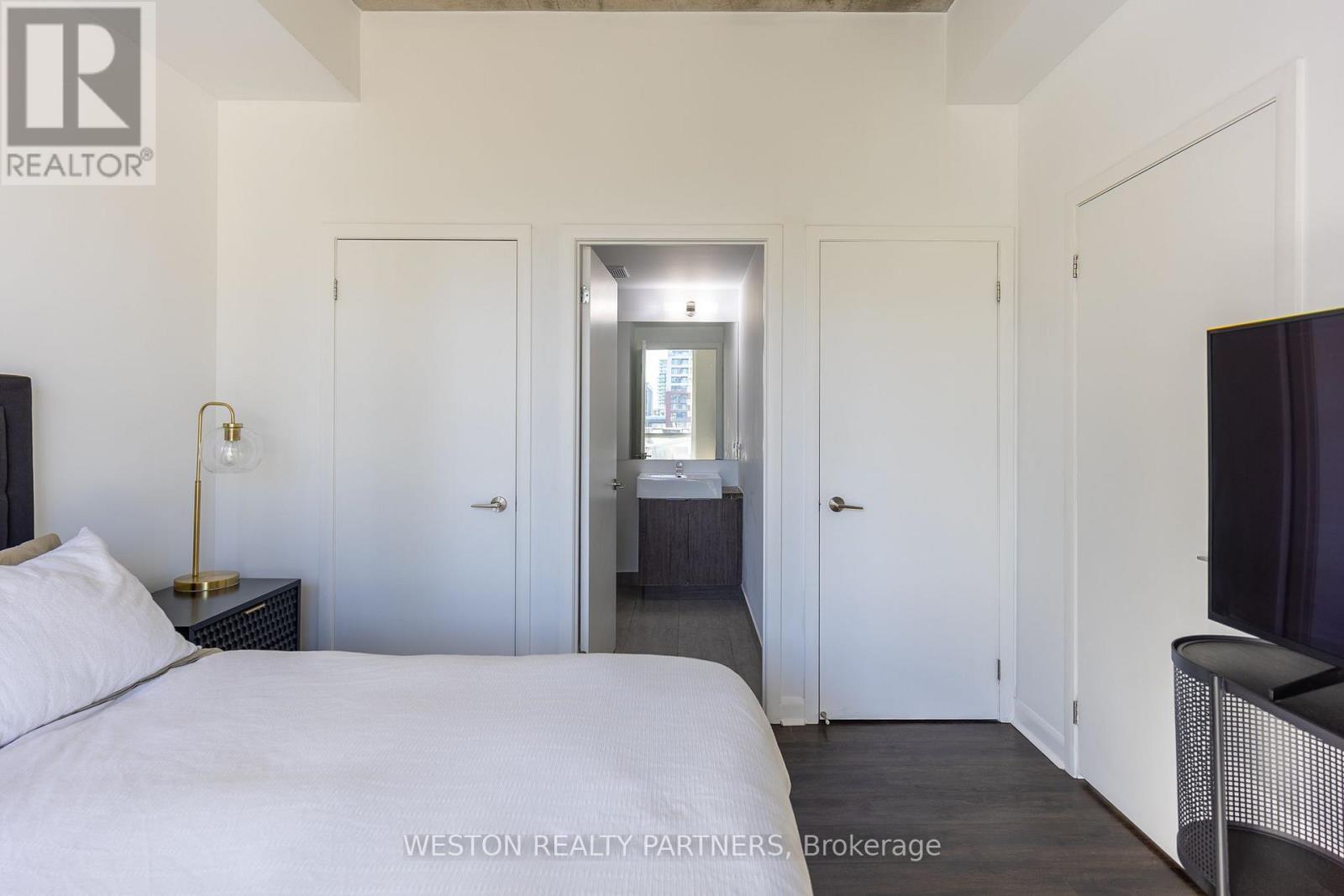 514 - 478 King Street W Property Photo 14