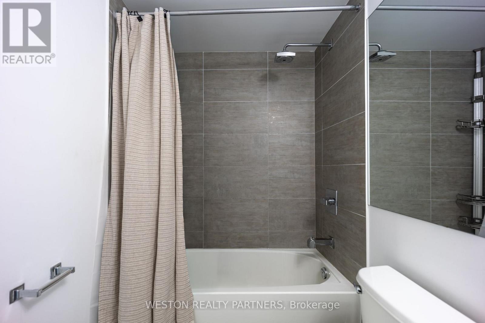 514 - 478 King Street W Property Photo 16