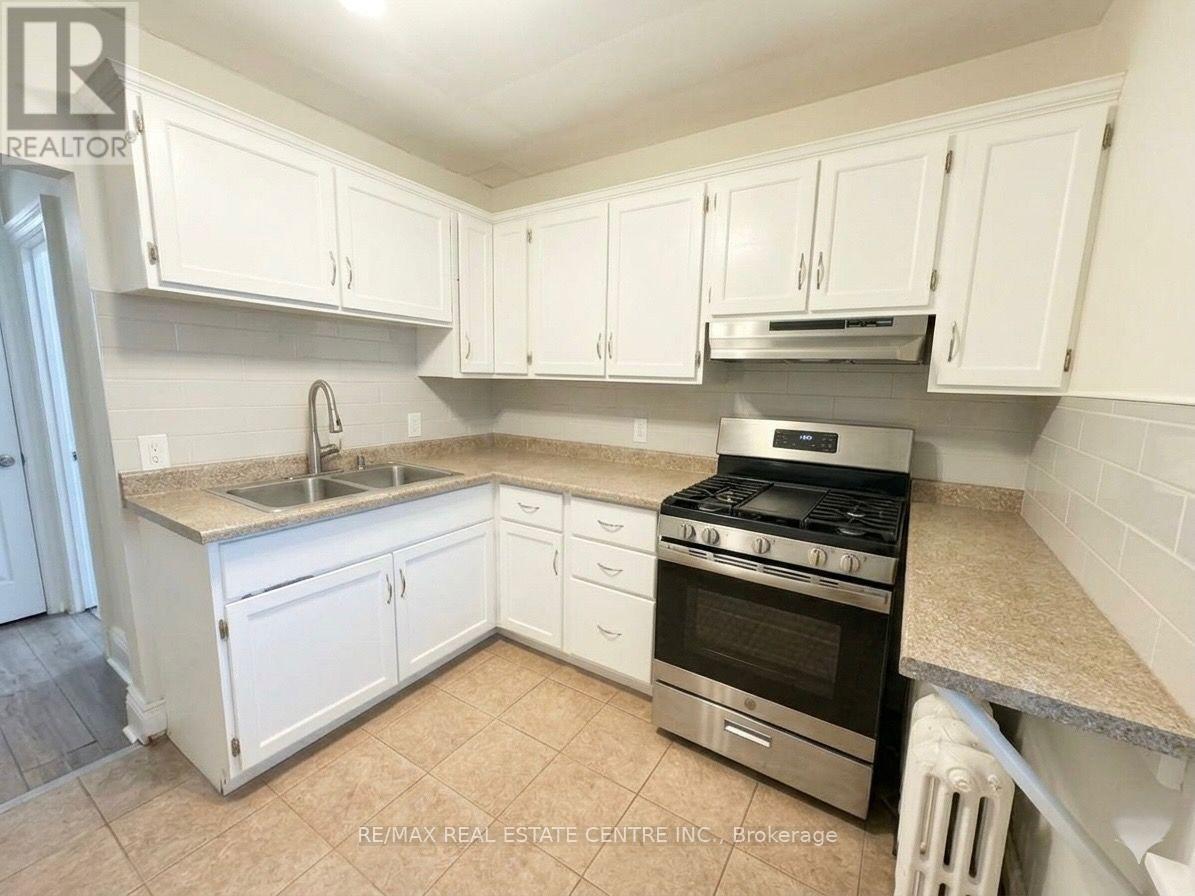200 Roxton Road Property Photo 6