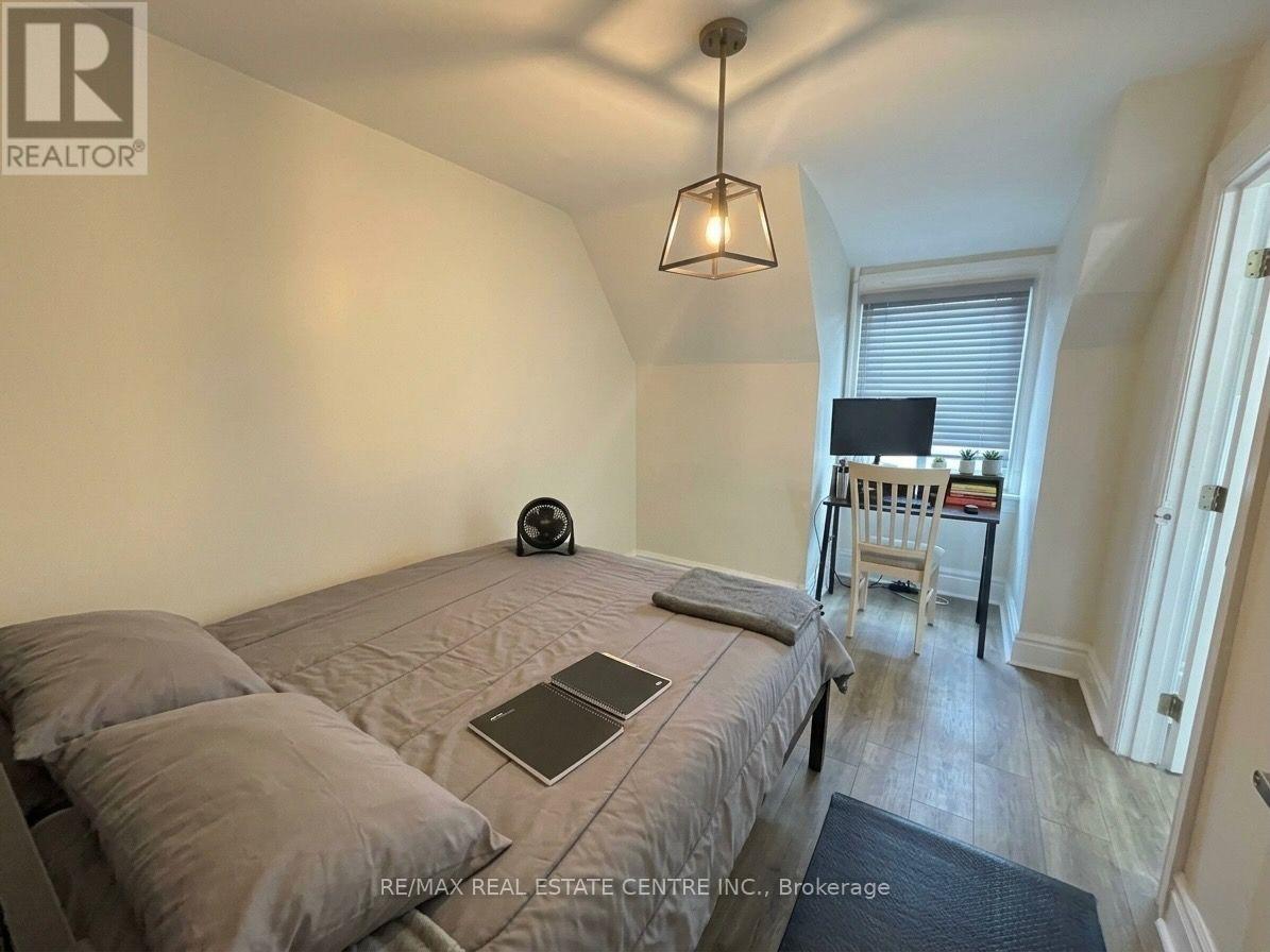 200 Roxton Road Property Photo 8