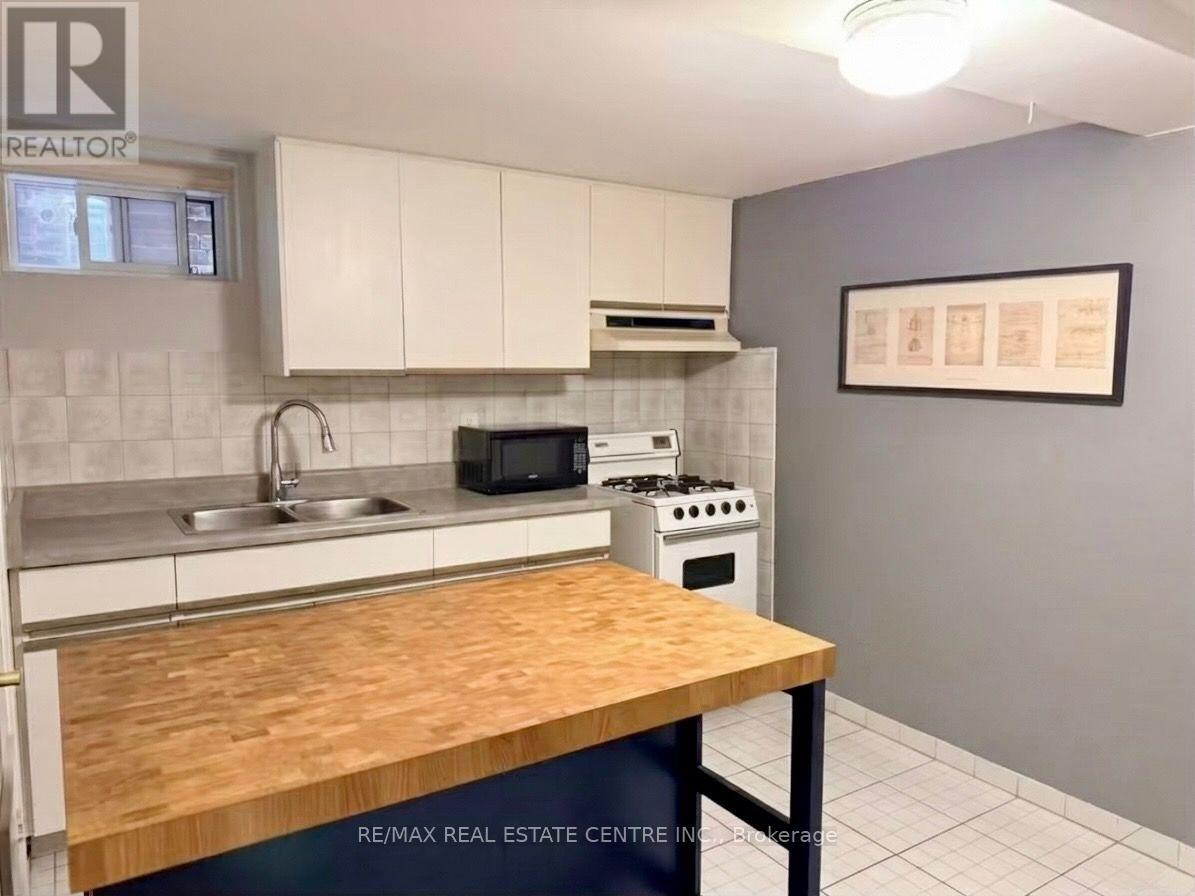 200 Roxton Road Property Photo 17